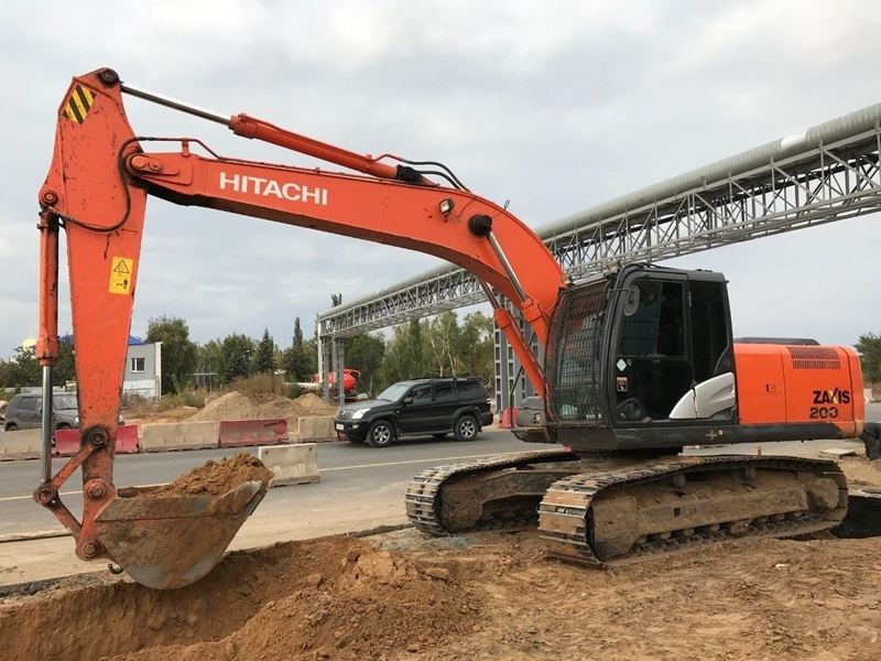 Аренда гусеничного экскаватора Hitachi ZX200LC